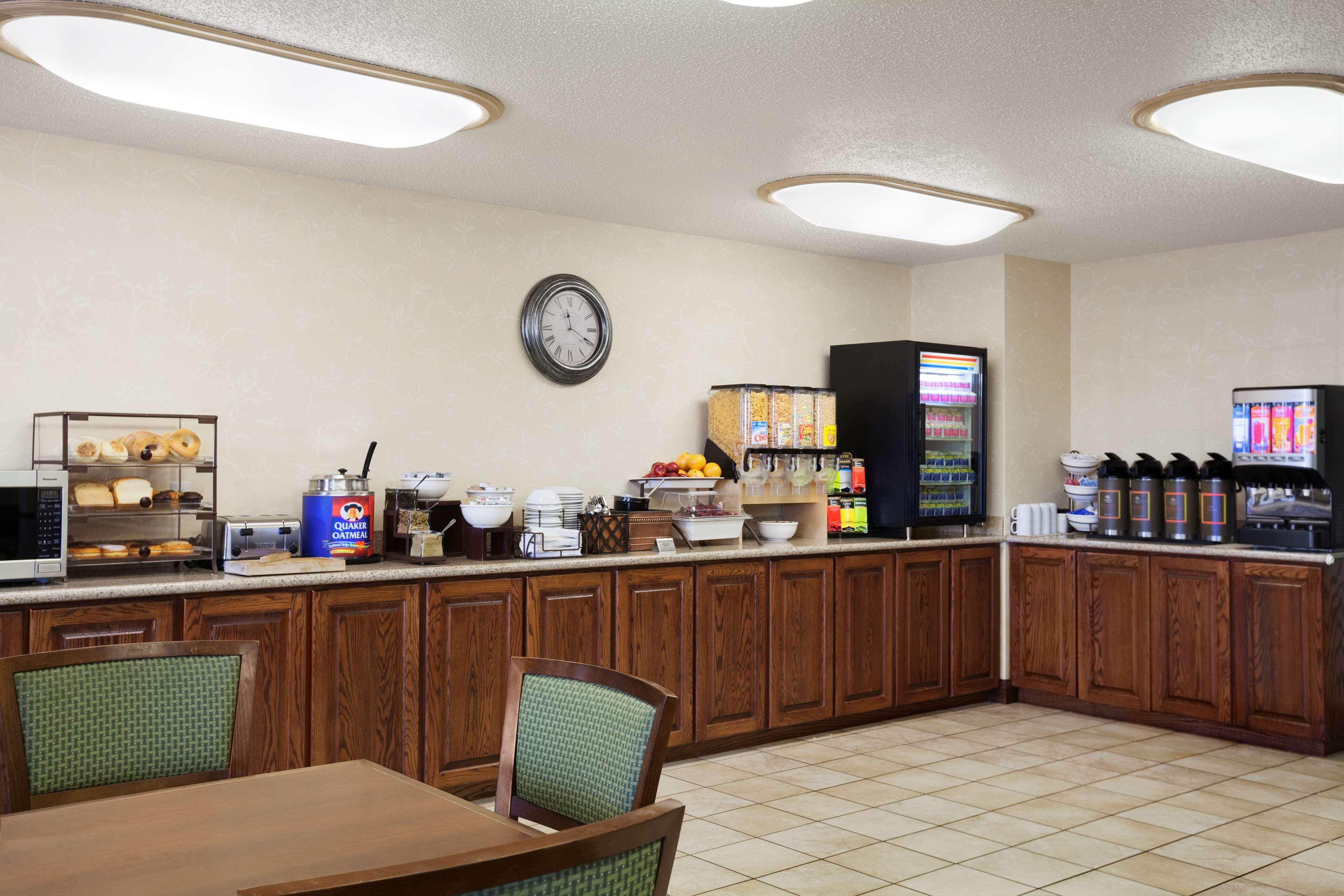 Country Inn & Suites By Radisson Bismarck Waterpark 外观 照片