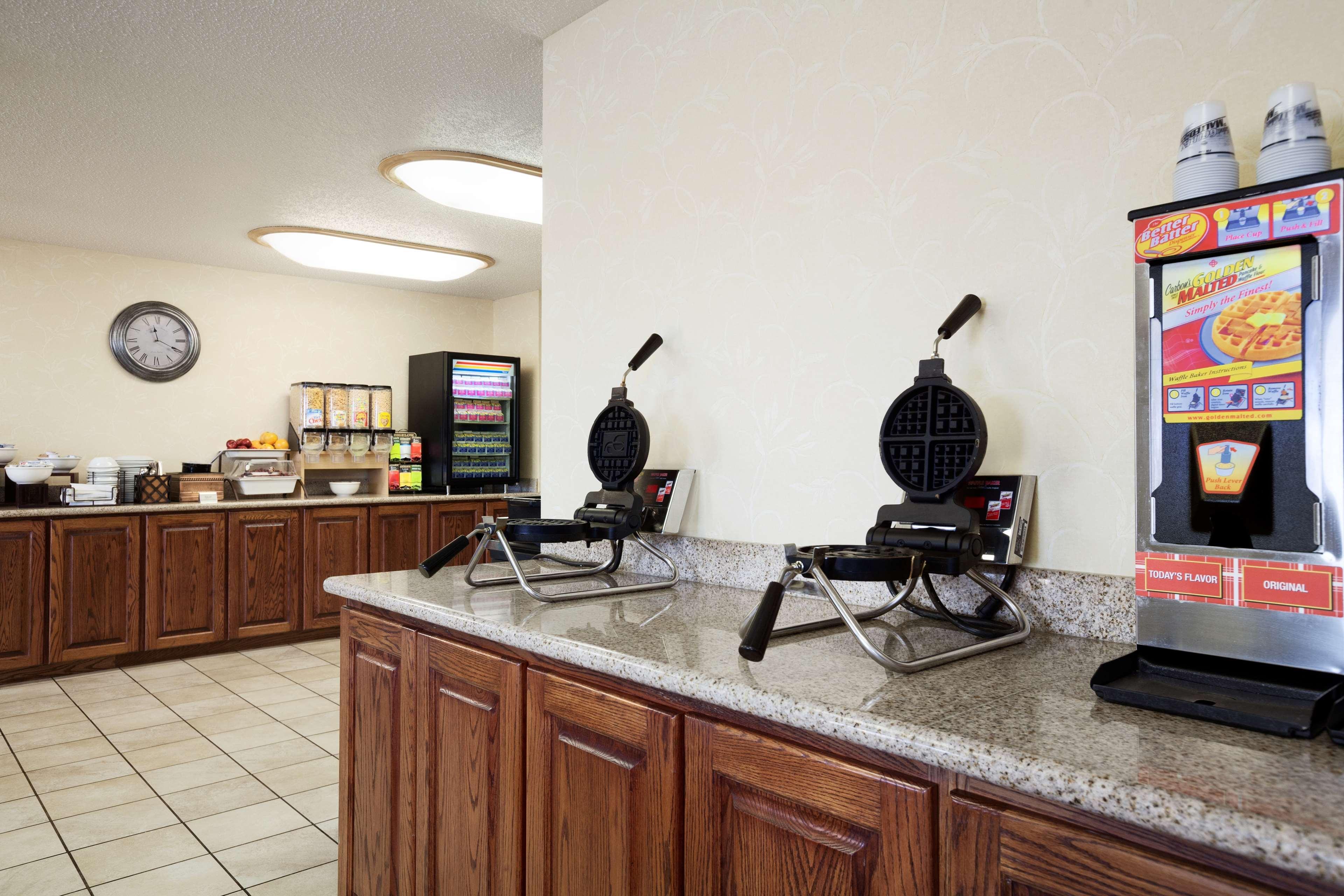 Country Inn & Suites By Radisson Bismarck Waterpark 外观 照片