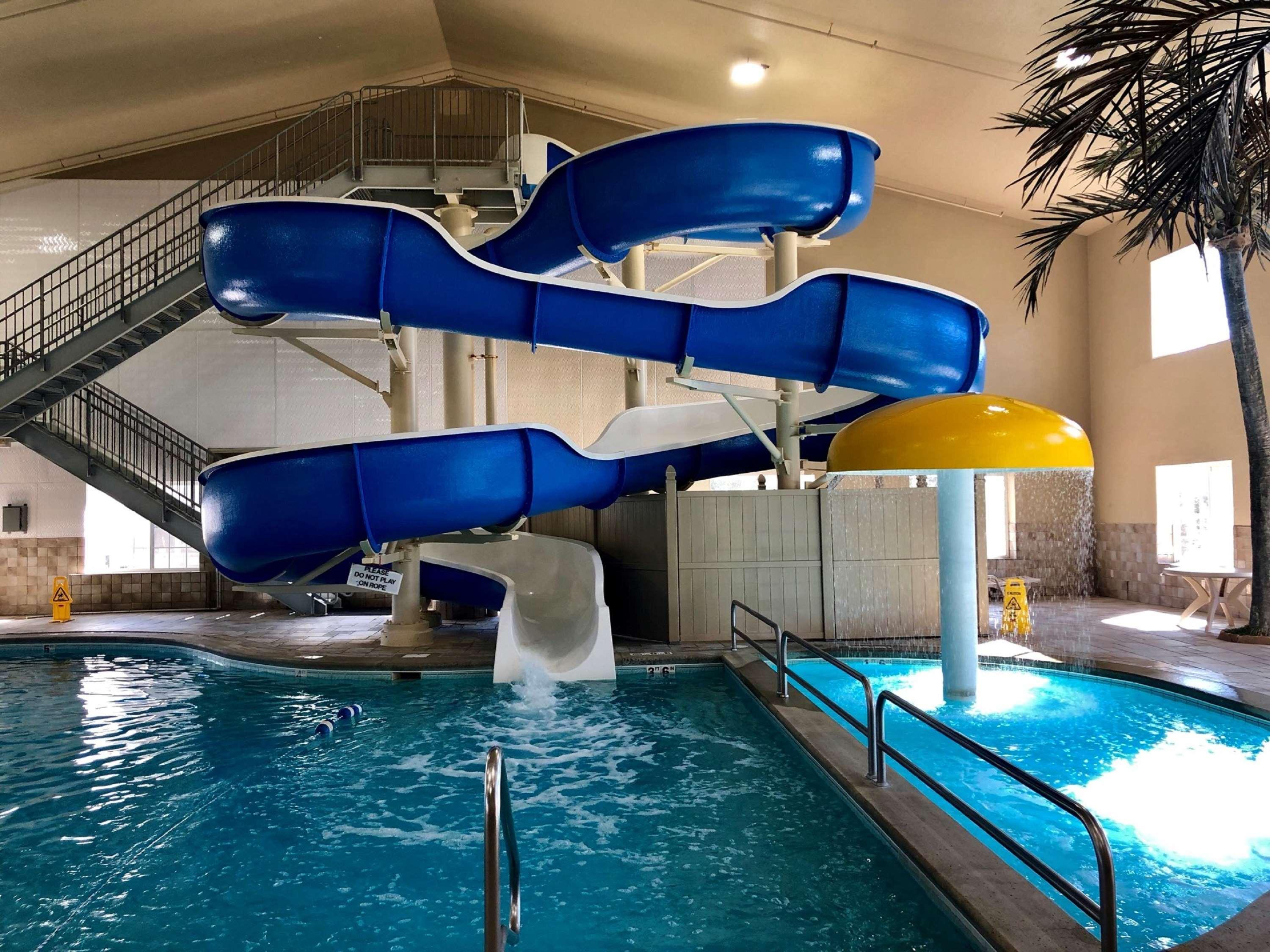 Country Inn & Suites By Radisson Bismarck Waterpark 外观 照片